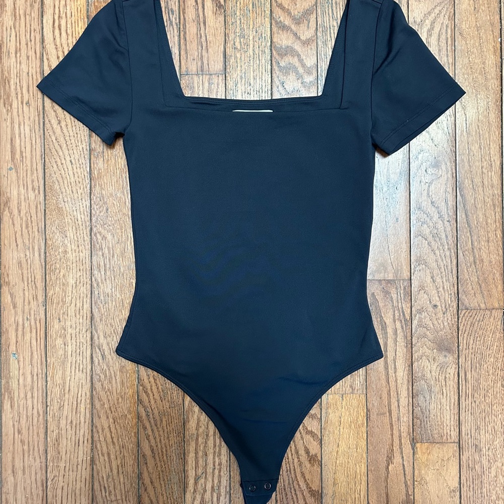 Babaton Black Contour Square neck Short Sleeve Body Suit